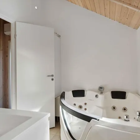 Holiday home Lovely Summer House With Spa, Close To The Beach, Vejby