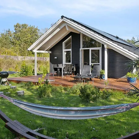 Lovely Summer House With Spa, Close To The Beach, *