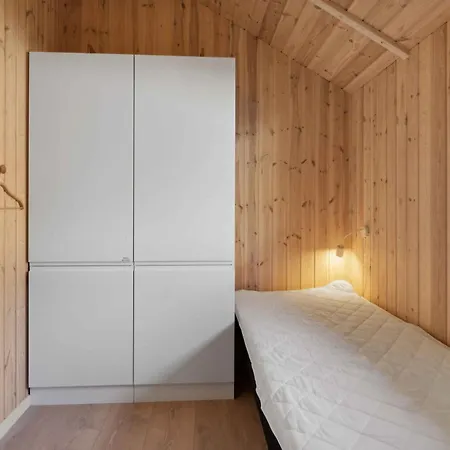 Lovely Summer House With Close To The בית נופש