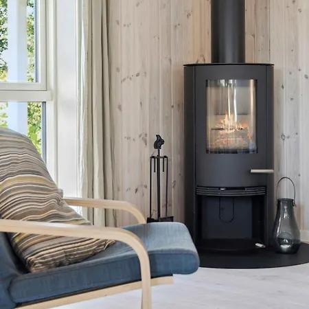 Lovely Summer House With Spa, Close To The Beach,