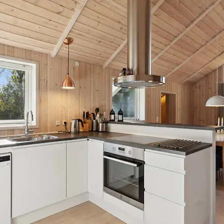 Feriehus Lovely Summer House With Close To The