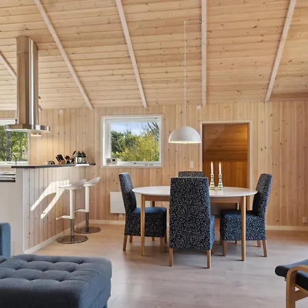 Lovely Summer House With Close To The Feriehus