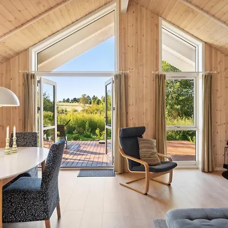 Lovely Summer House With Close To The Feriehus