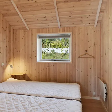 Lovely Summer House With Close To The Feriehus